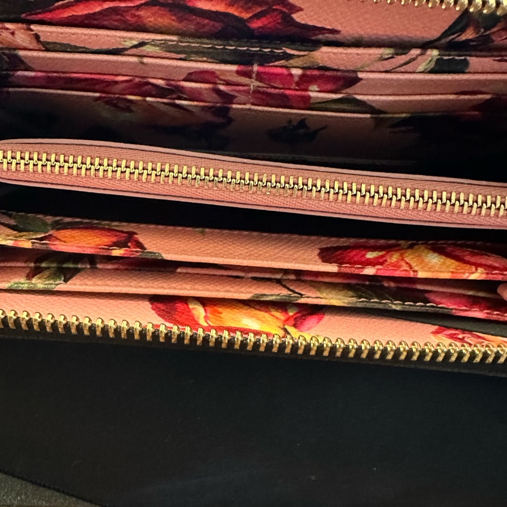 Dolce & Gabbana Black Wallet with Gold Logo - Picture 7 of 10